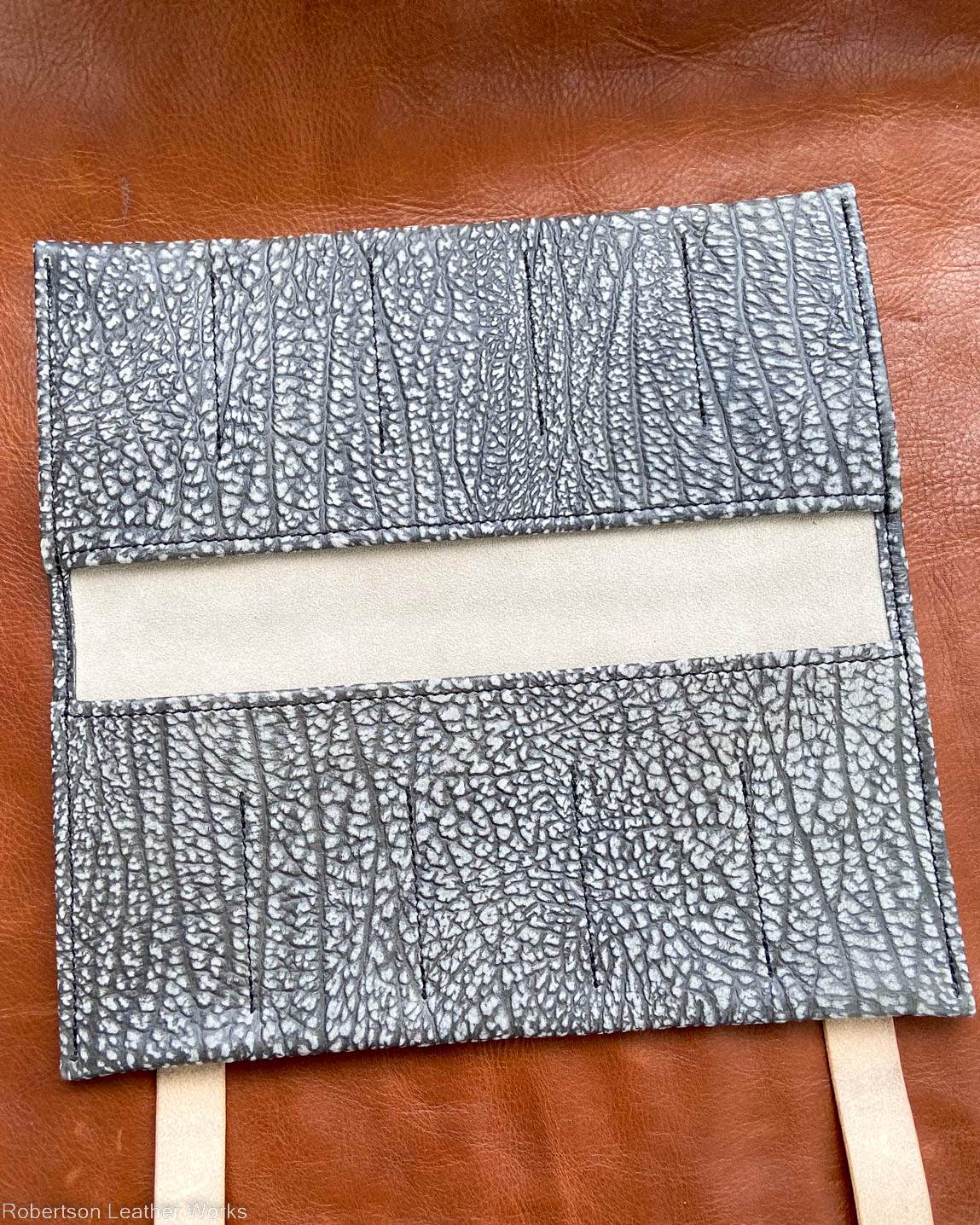 10-Knife Case in Gray Wildebeest Leather