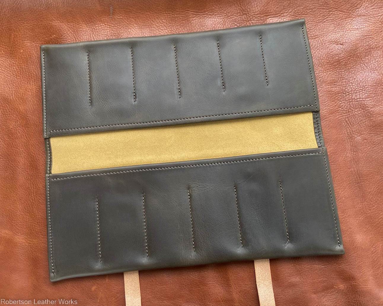12-Knife Case in Olive Oil Tan Leather