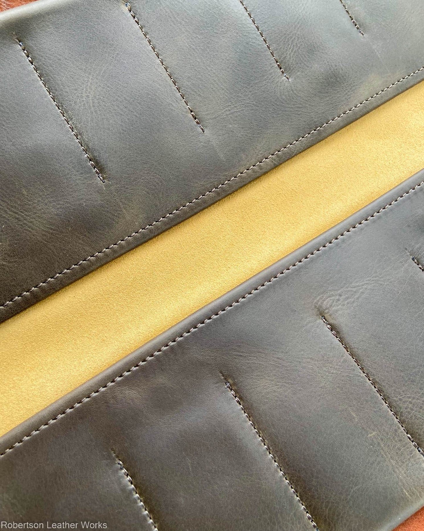 12-Knife Case in Olive Oil Tan Leather