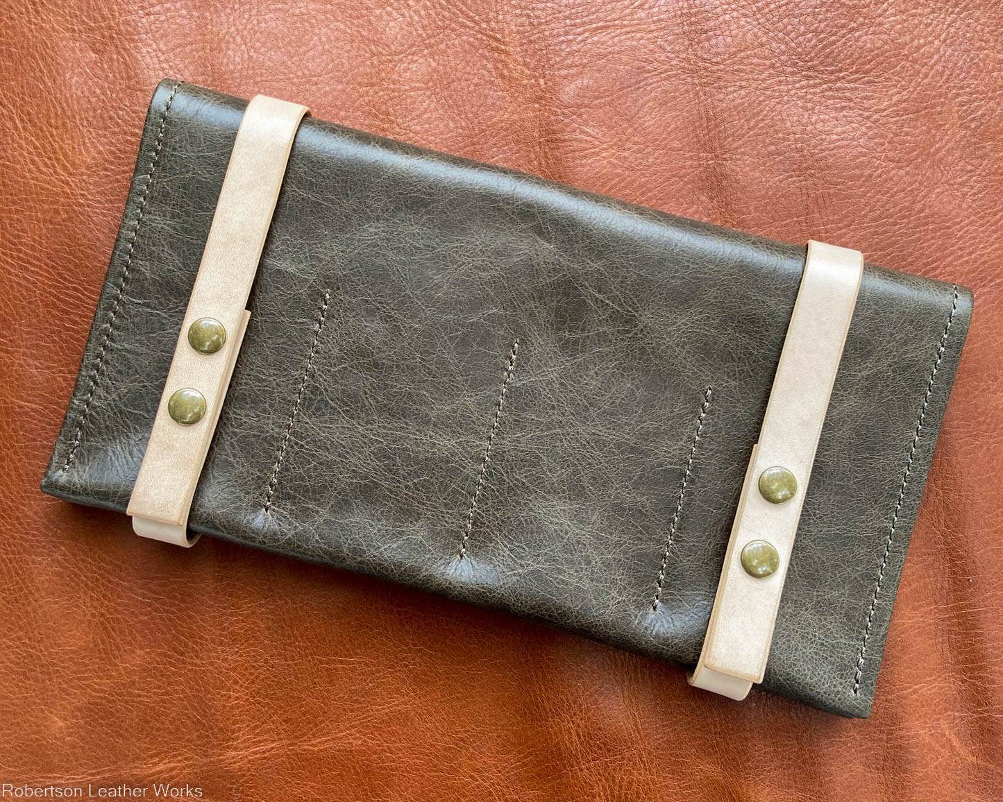 8-Knife Case in Olive Leather