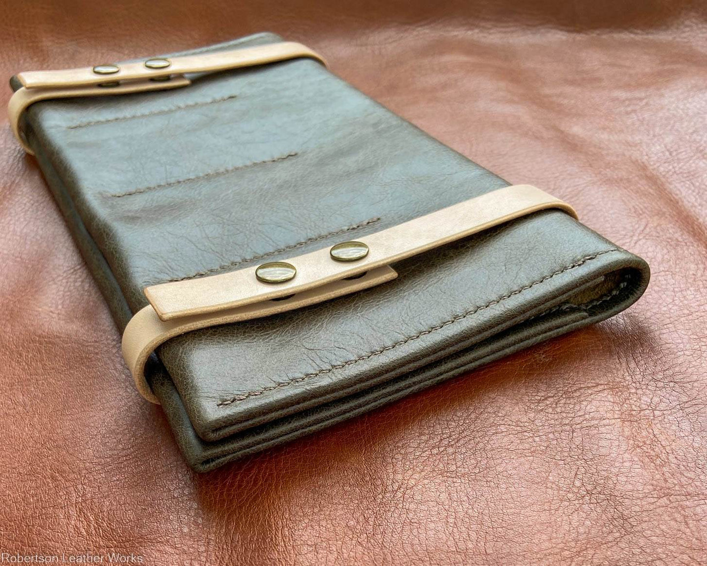 8-Knife Case in Olive Leather