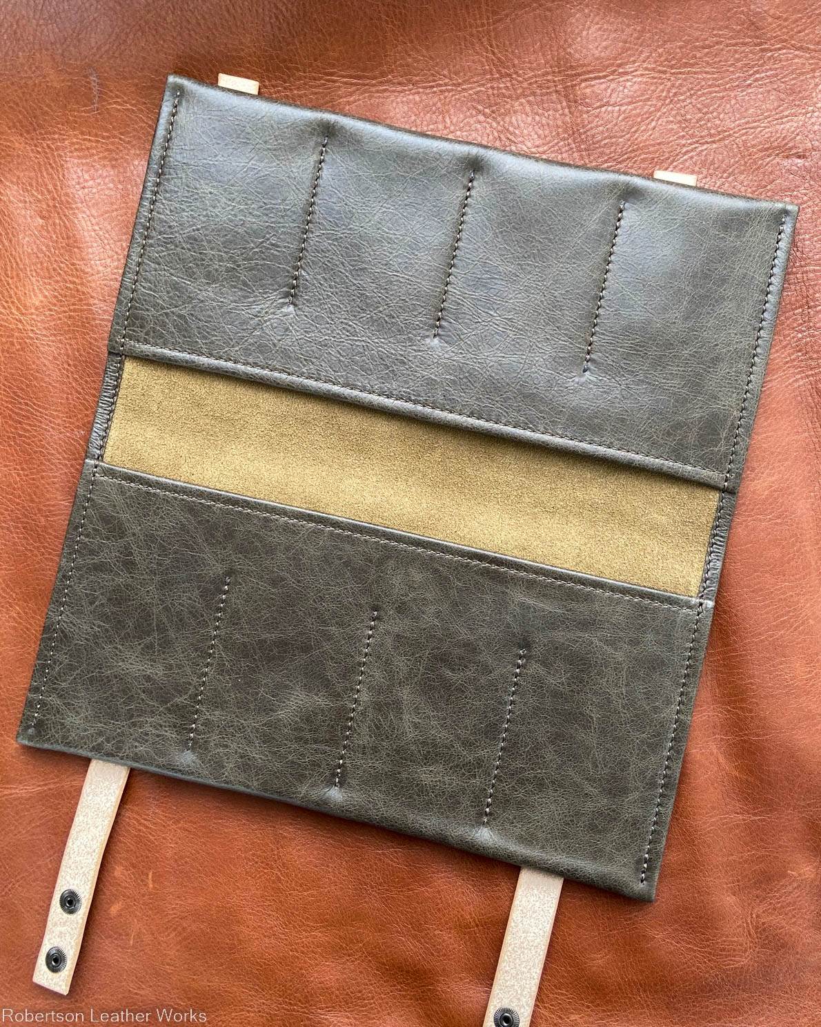 8-Knife Case in Olive Leather