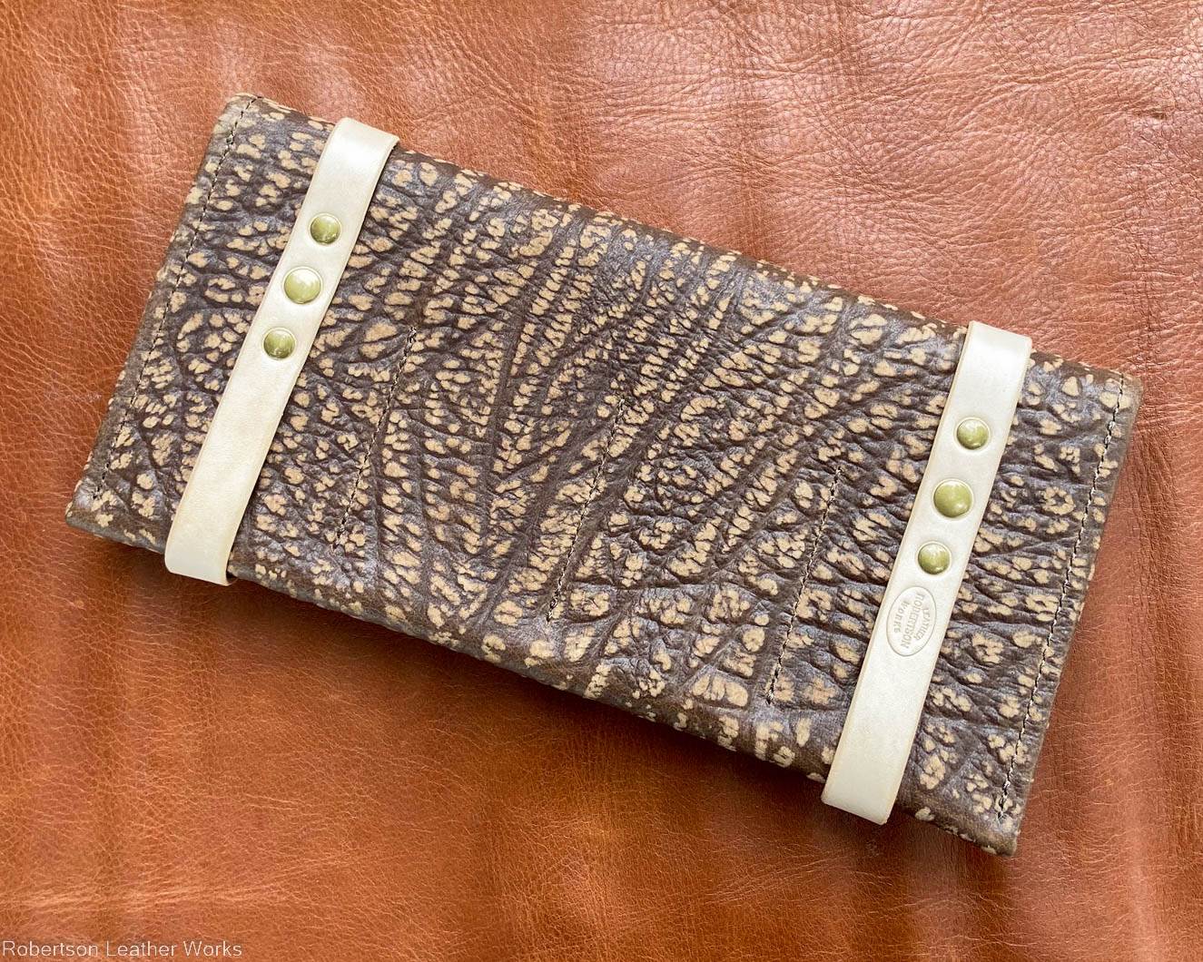 8-Knife Case in Brown Cape Buffalo Leather