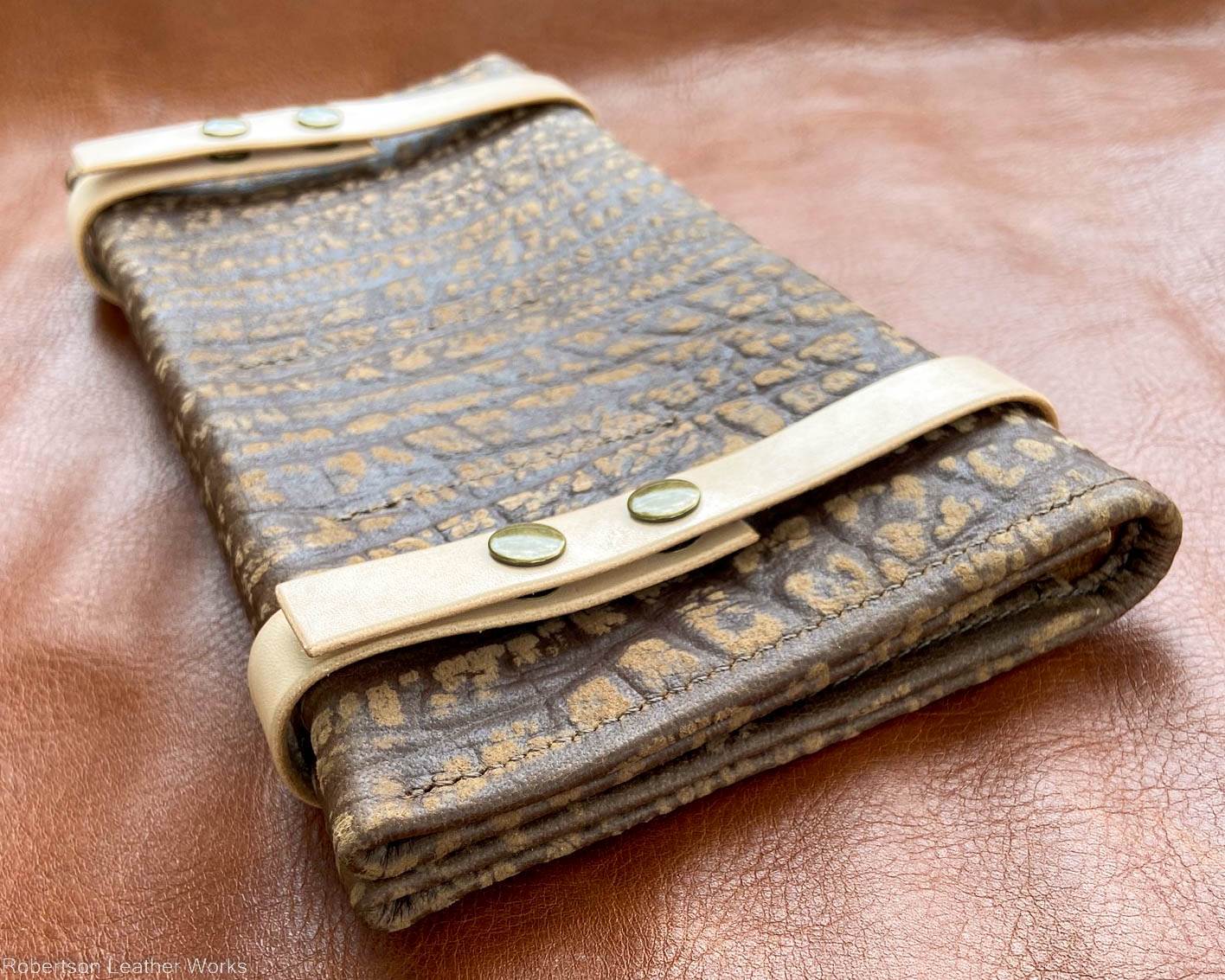 8-Knife Case in Brown Cape Buffalo Leather