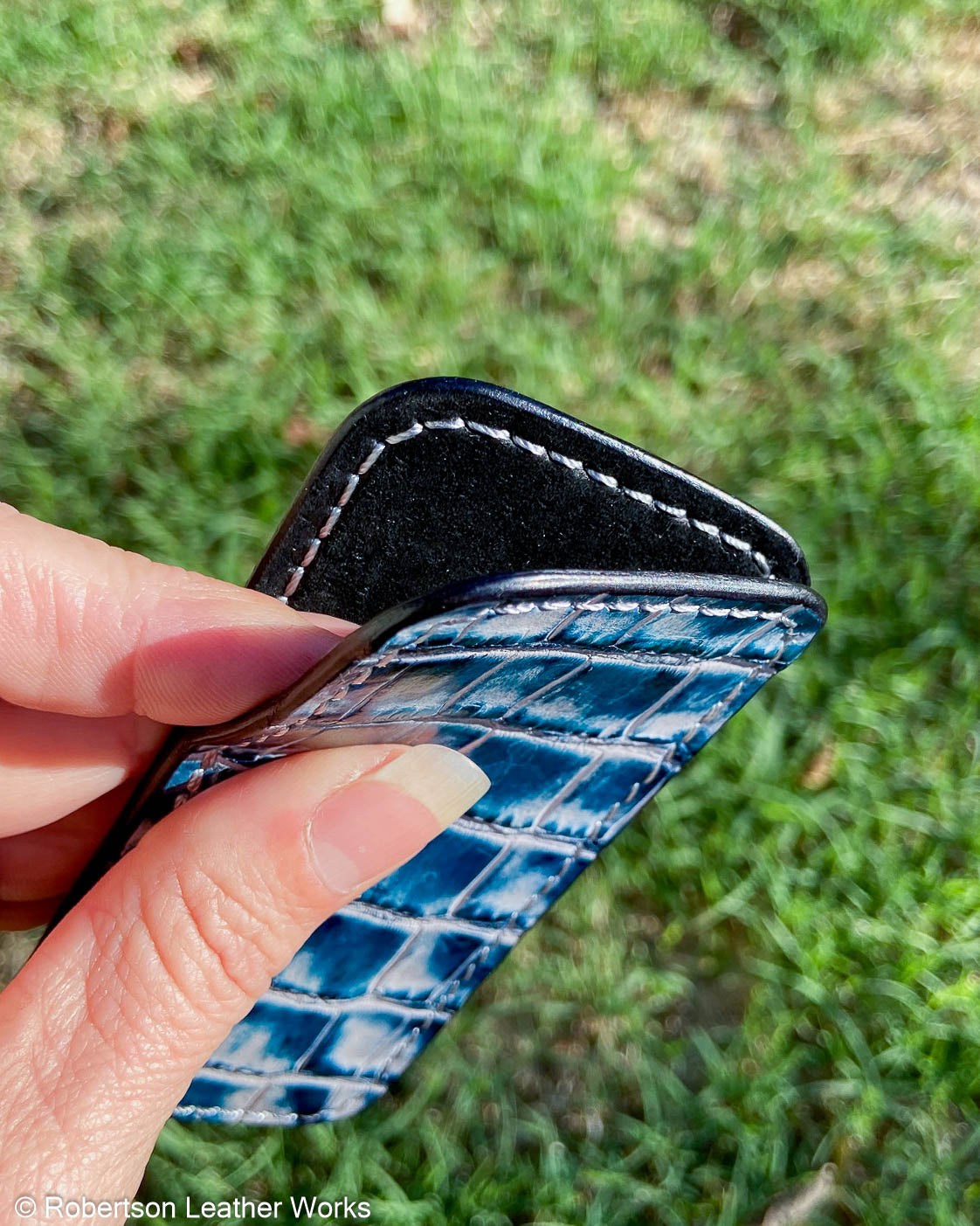 Medium H.D. Blue-Gray Caiman Tail Leather Knife Slip, Silver Stitching