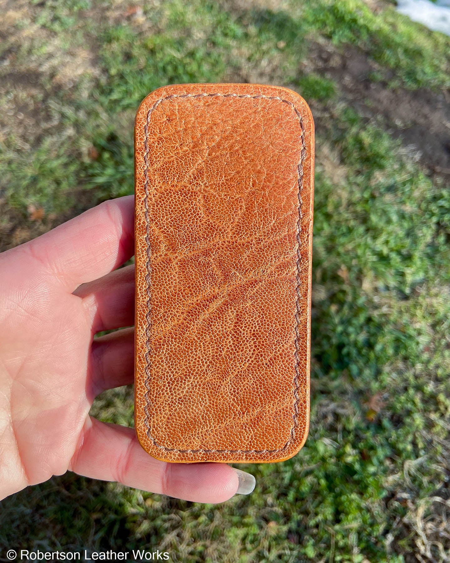 Medium Glazed Whiskey Elephant Ear Leather Knife Slip, Light Brown Stitching