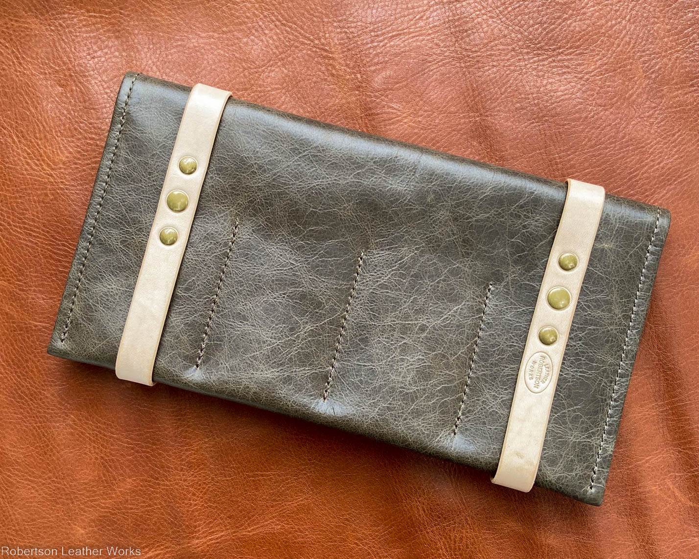 8-Knife Case in Olive Leather