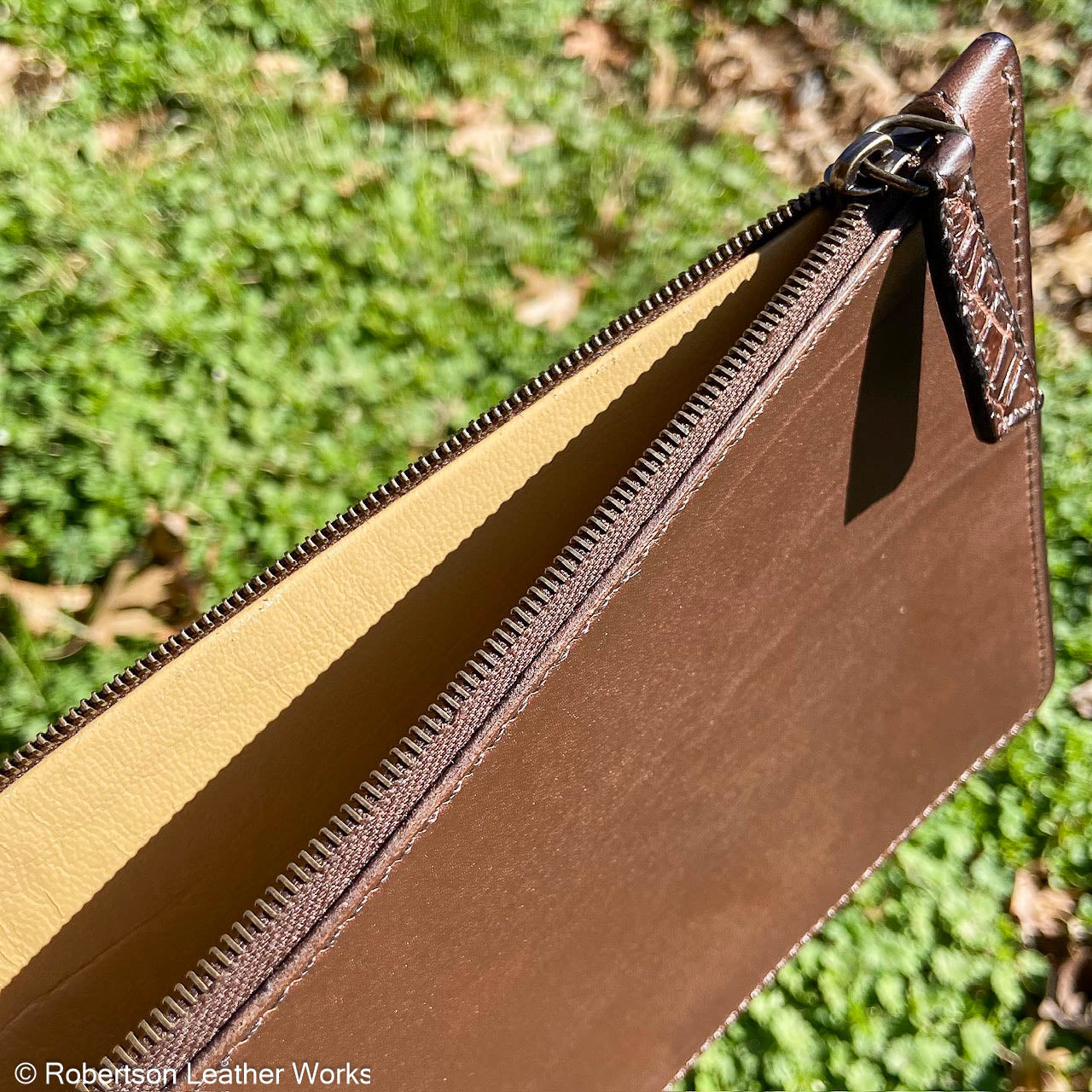 Zipper Pouch/ Cash Bag in Dark Roast Oil Tan