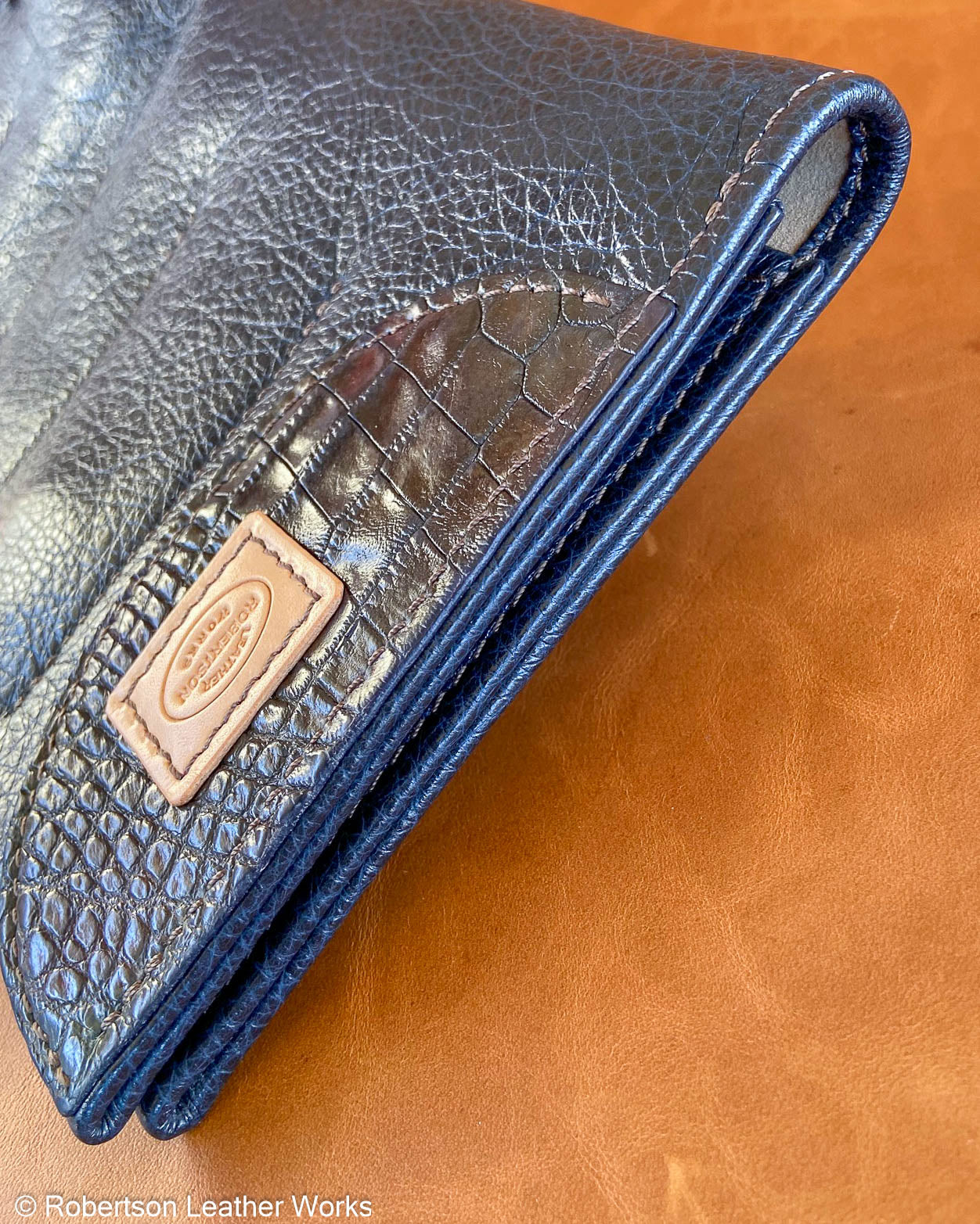 12-Knife Case in Glazed Navy Leather & H.D. Alligator