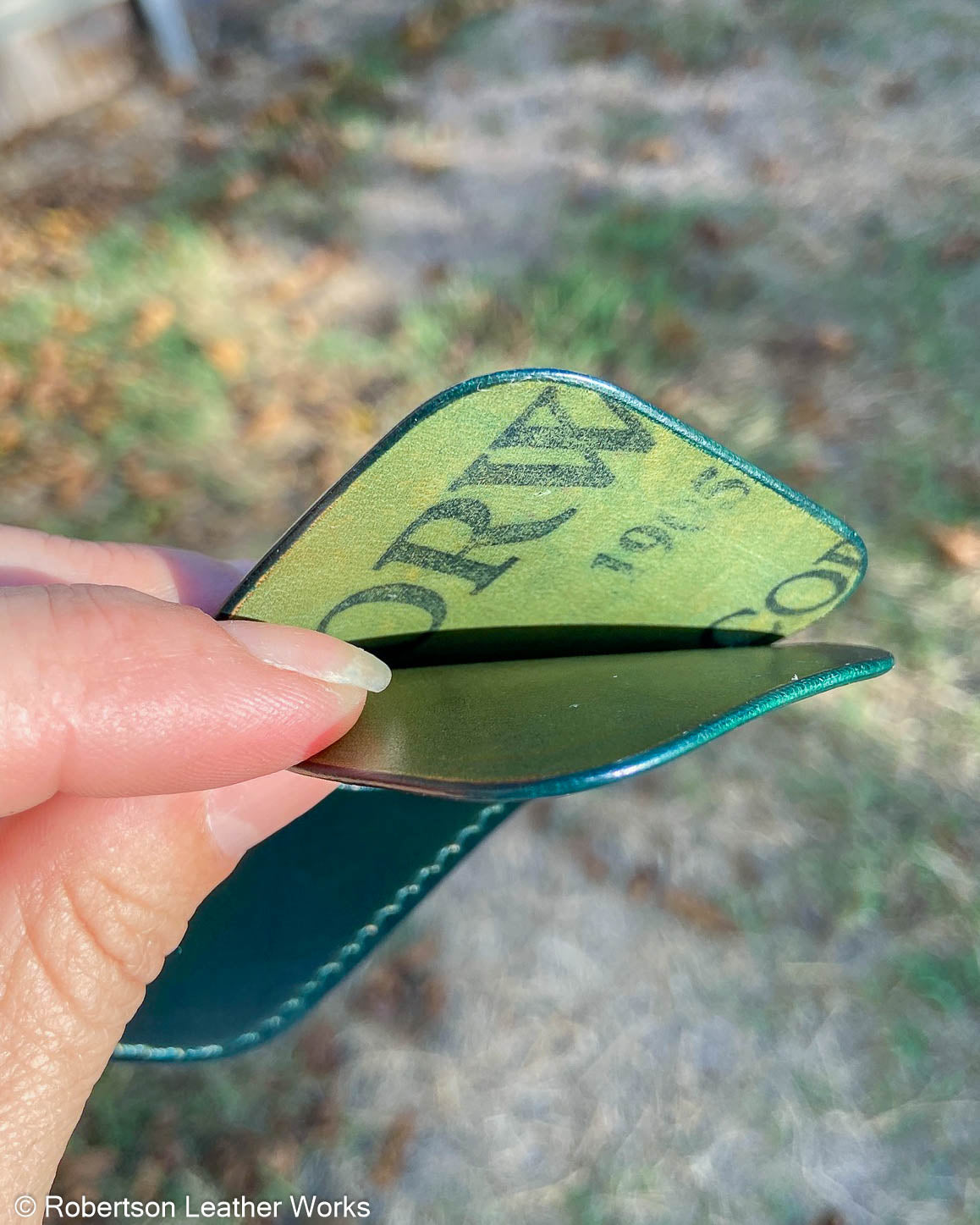 Schmedium Green Shell Leather Knife Slip, Emerald Stitching