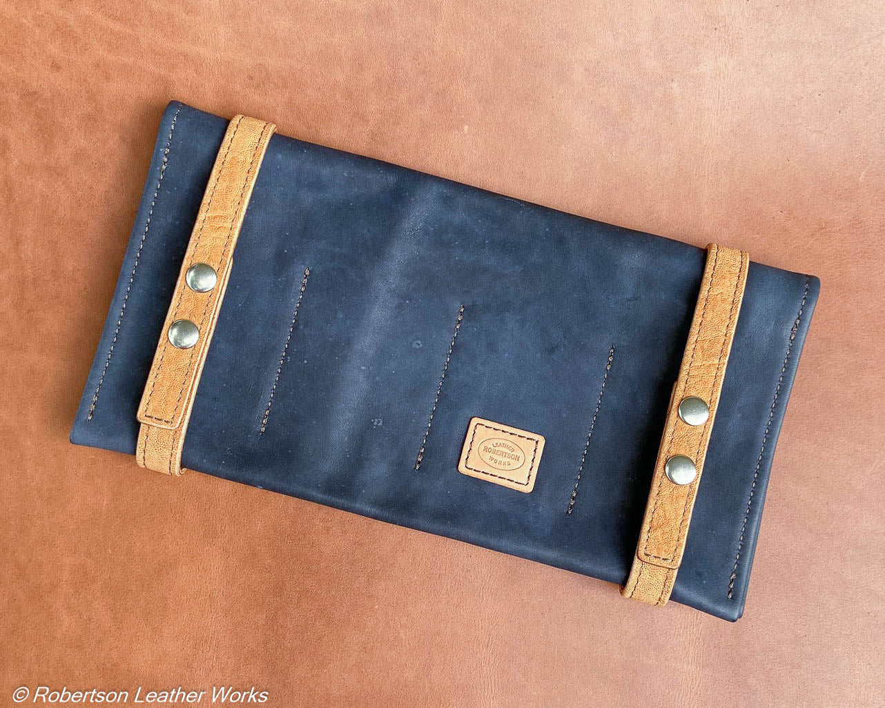 8-Knife Case in Matte Navy Leather