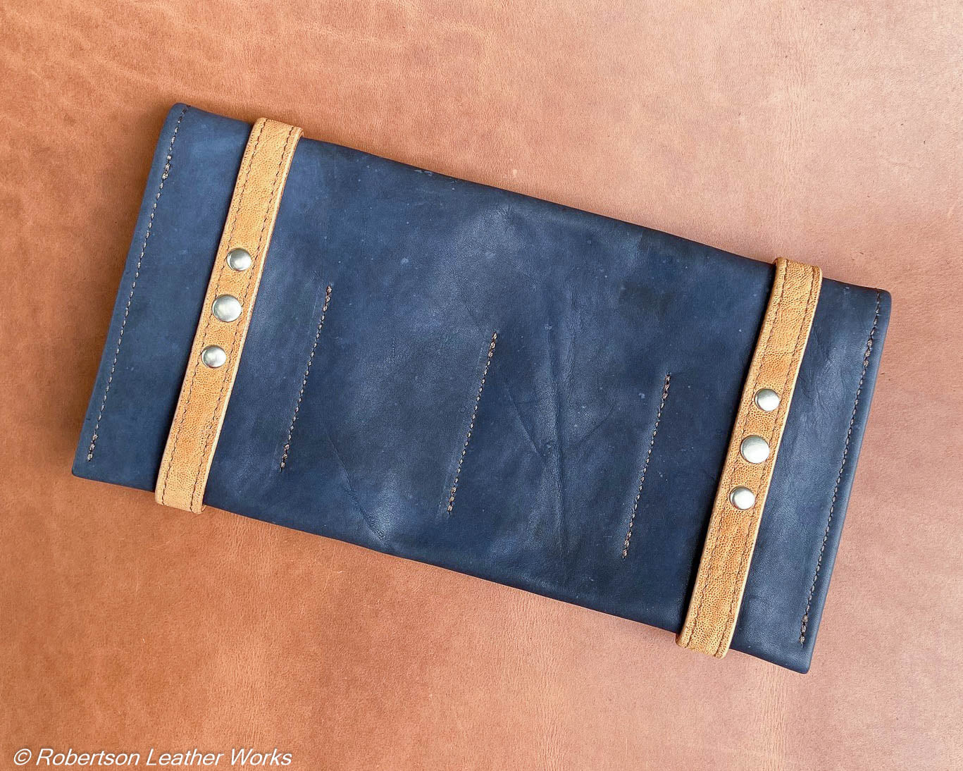 8-Knife Case in Matte Navy Leather