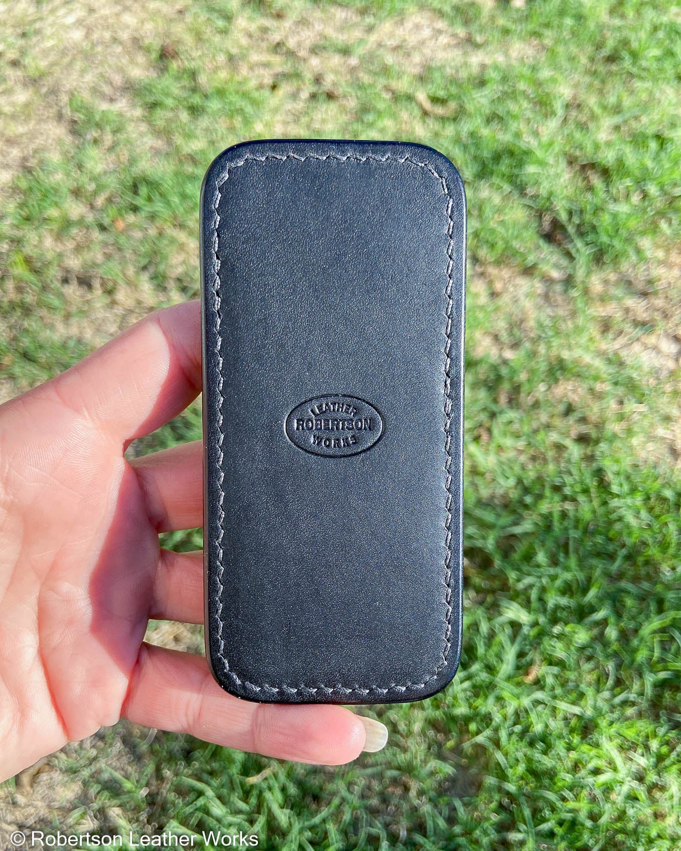 Medium H.D. Black-Tan Caiman Tail Leather Knife Slip, Charcoal Stitching