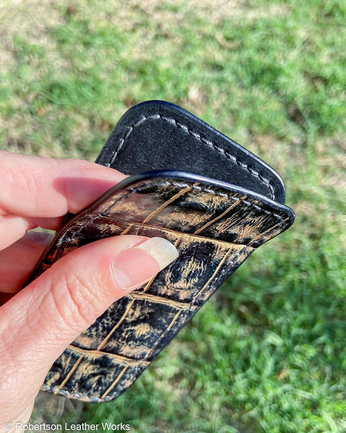 Medium H.D. Black-Tan Caiman Tail Leather Knife Slip, Charcoal Stitching